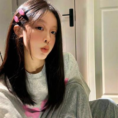 黑色止血钳封面